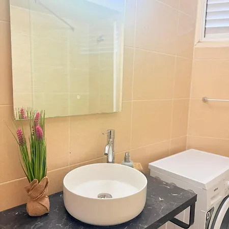 L&a Ocean View Apartman